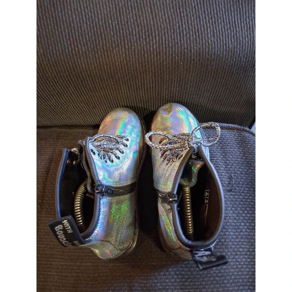 Dr Martens 1460 Boot Silver Iridescent Girls Size 3‎ EU 34